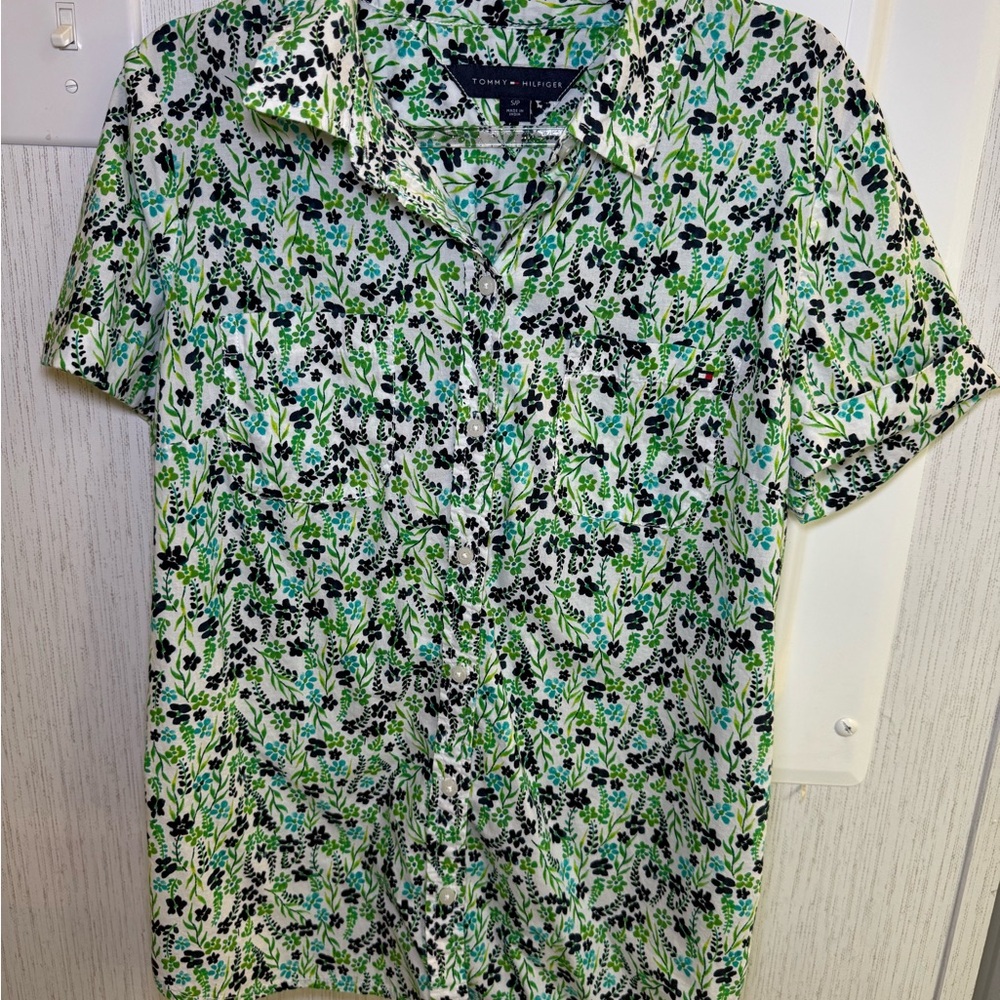 Tommy Hilfiger Women’s Green and Black Floral Shirt